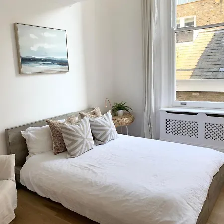 Courtfield Gardens Luxury Apartment